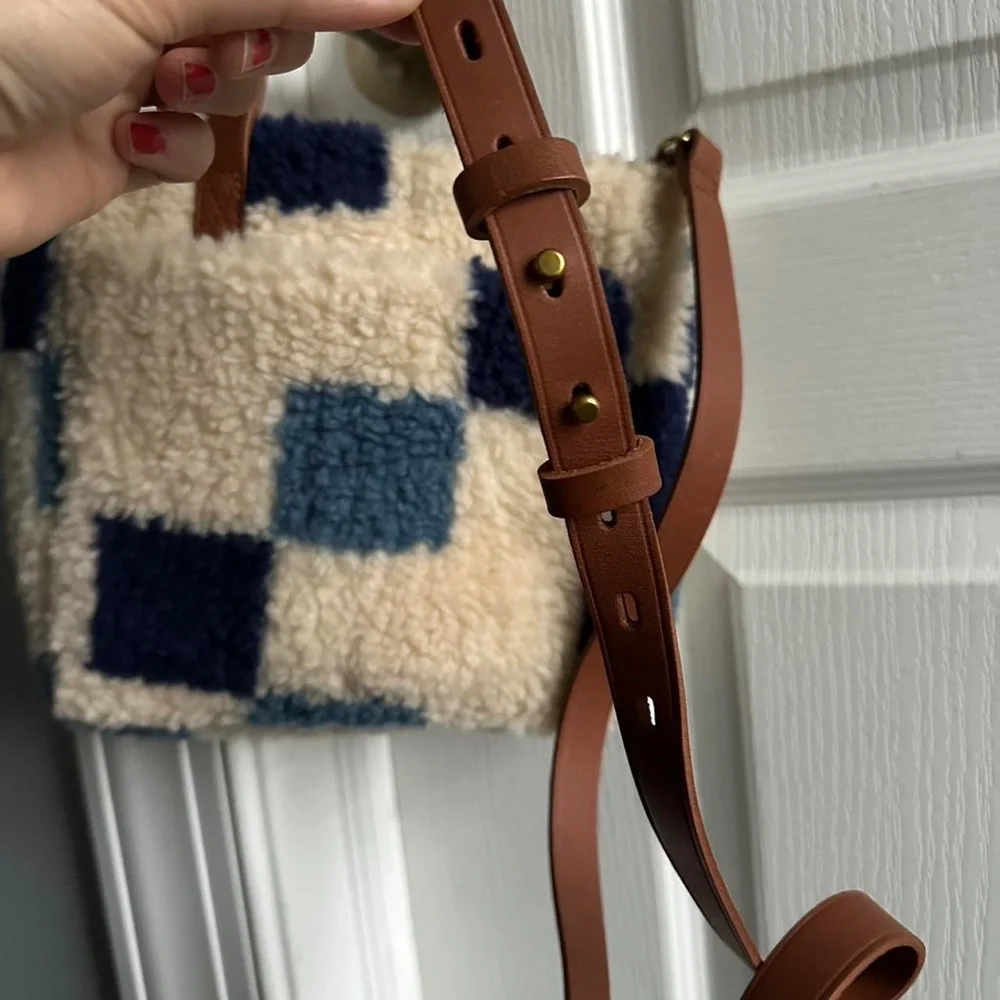 Madewell The Small Transport Crossbody: (Re)sourced Sherpa Edition - Picture 2 of 4